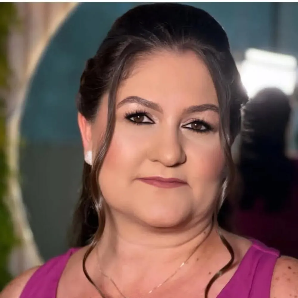 Secretária Nair Freitas