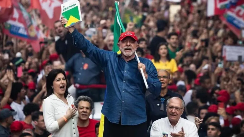 Virada histórica: Lula vence Flávio Bolsonaro e conquista quarto mandato presidencial